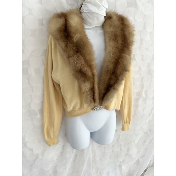 VTG 50s Women’s M 100% Cashmere Yellow Cardigan Sweater Mink FUR Collar Jeweled - Picture 3 of 14